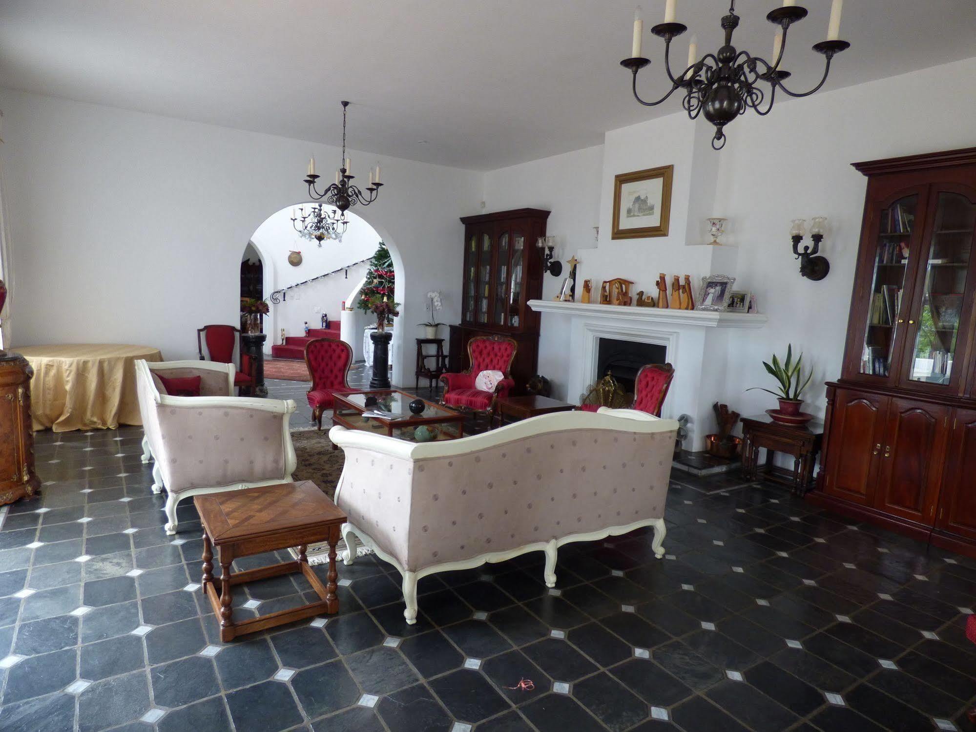 Capital House Boutique Hotel Pretoria-Noord Buitenkant foto